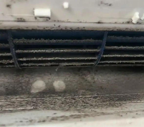 文登空调吹的风有股烧焦味是怎么回事